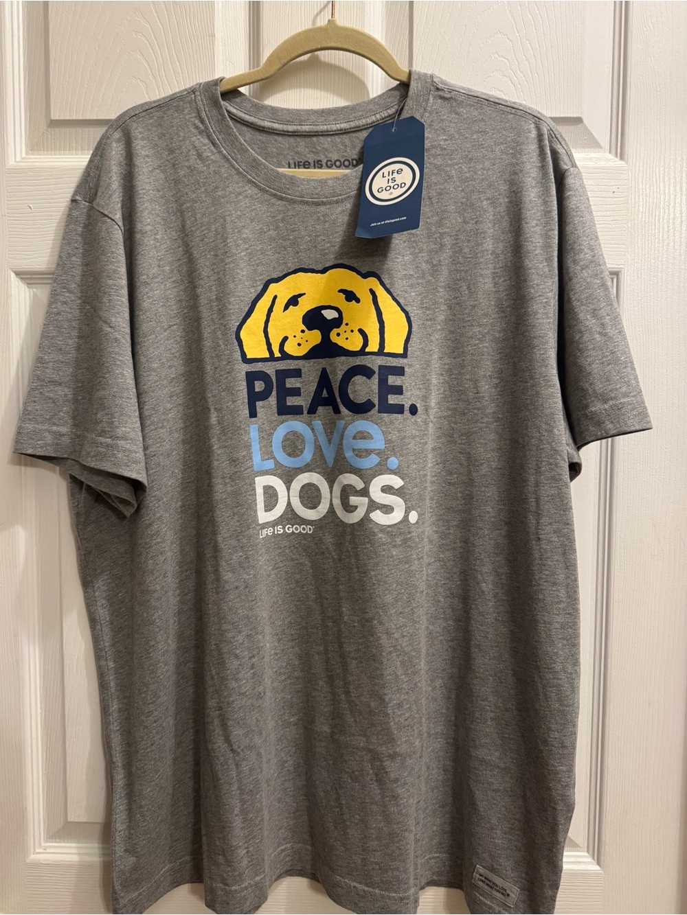 Life is Good Men's Gray "Peace. Love. Dogs." Graphic Tee Size XL New with tags!